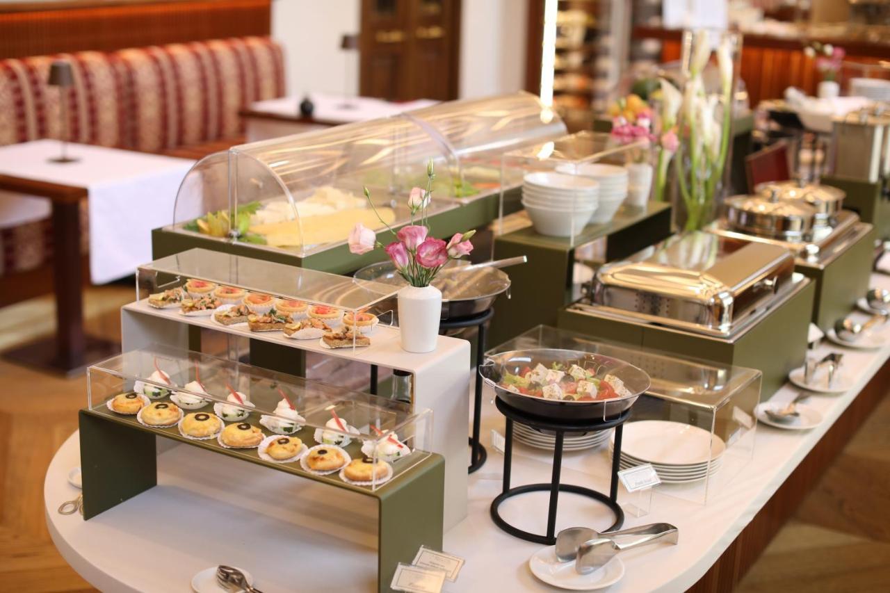 Grand Hotel Yerevan - Small Luxury Hotels Of The World 외부 사진 A buffet at a hotel
