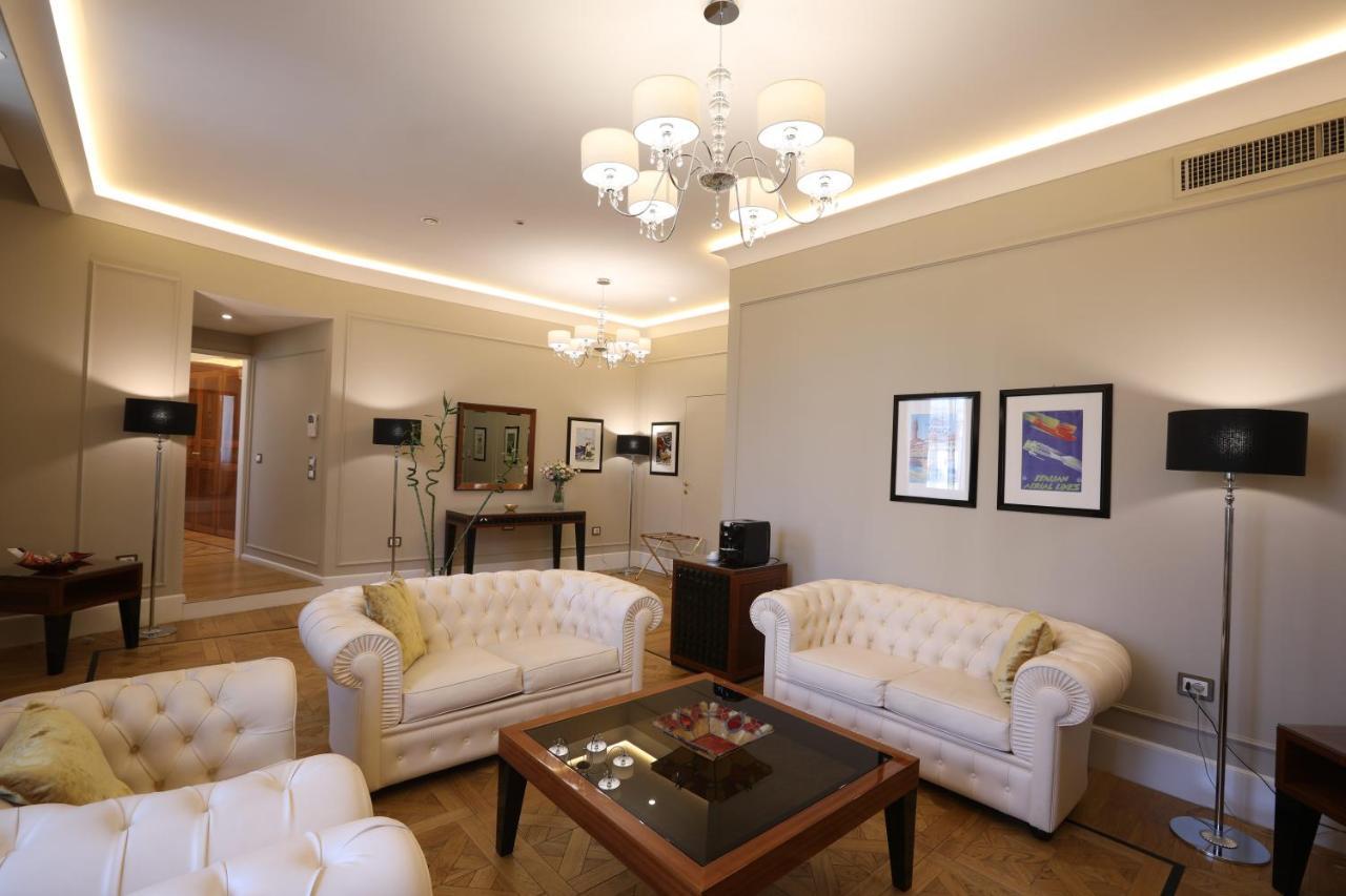 Grand Hotel Yerevan - Small Luxury Hotels Of The World 외부 사진 The interior of the suite