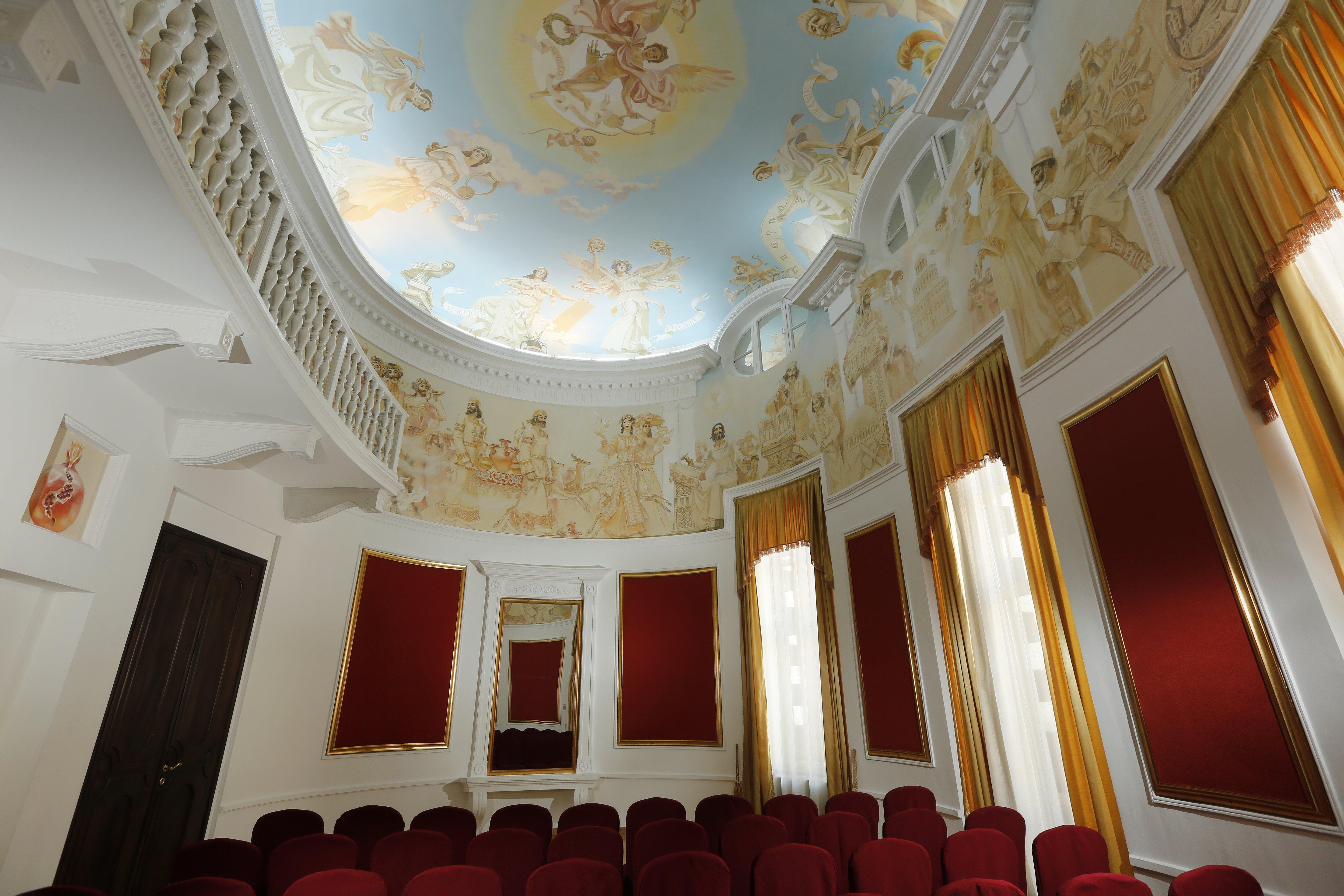 Grand Hotel Yerevan - Small Luxury Hotels Of The World 외부 사진 The interior of the theatre