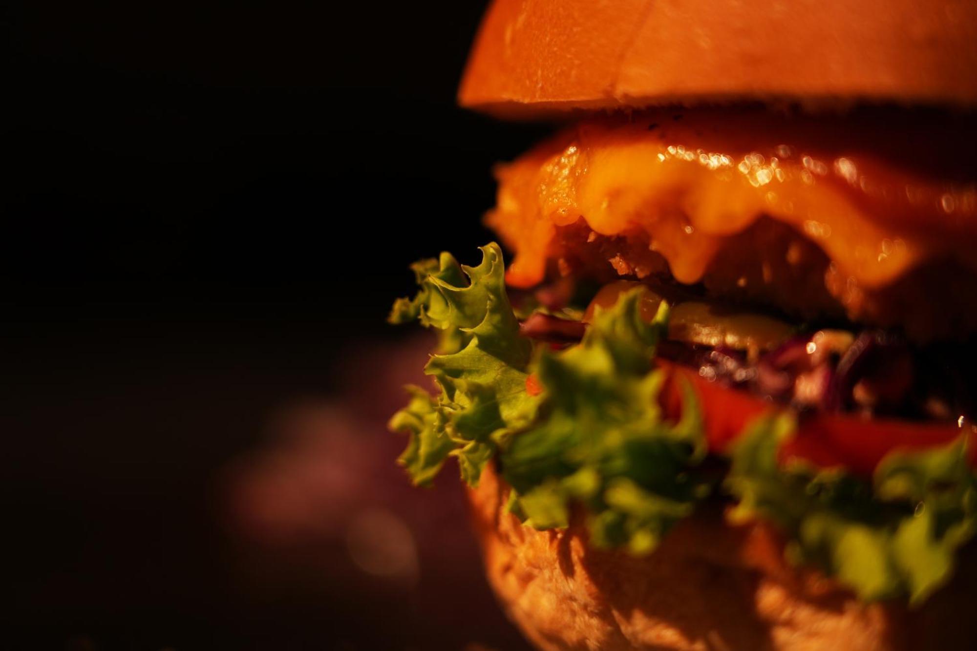 Grand Hotel Yerevan - Small Luxury Hotels Of The World 외부 사진 A cheeseburger