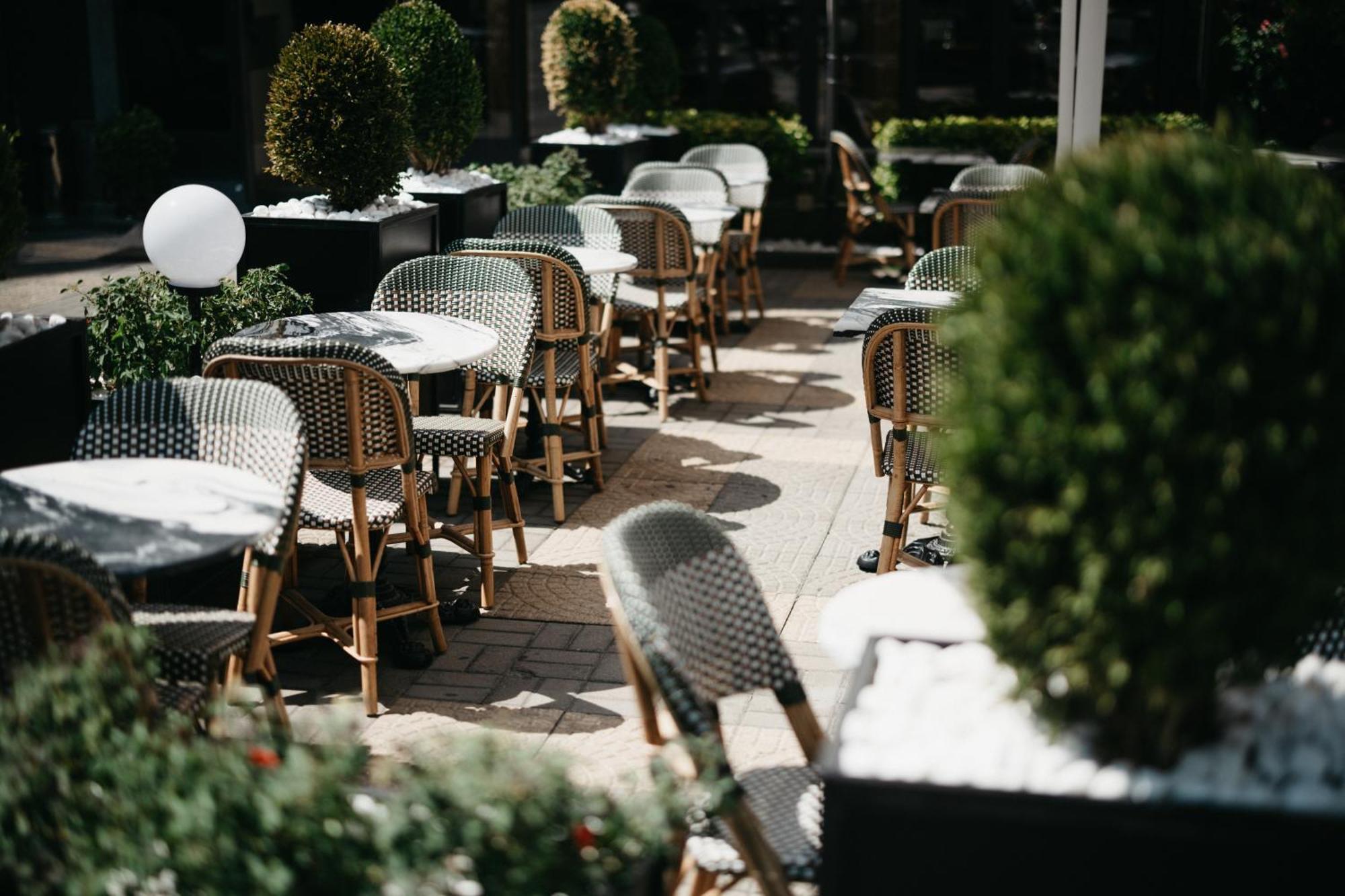 Grand Hotel Yerevan - Small Luxury Hotels Of The World 외부 사진 The Terrace at The Ivy Collection
