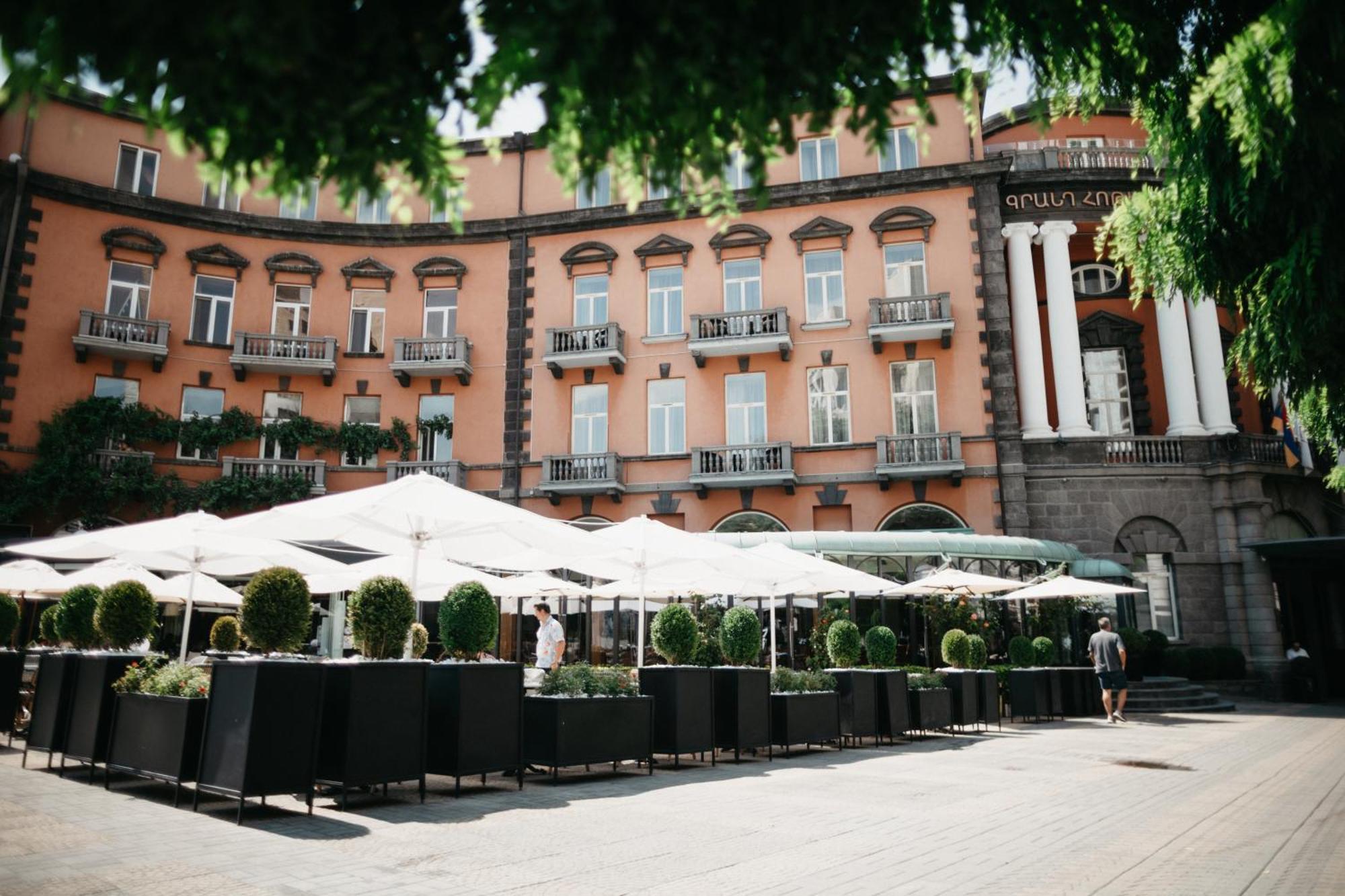 Grand Hotel Yerevan - Small Luxury Hotels Of The World 외부 사진