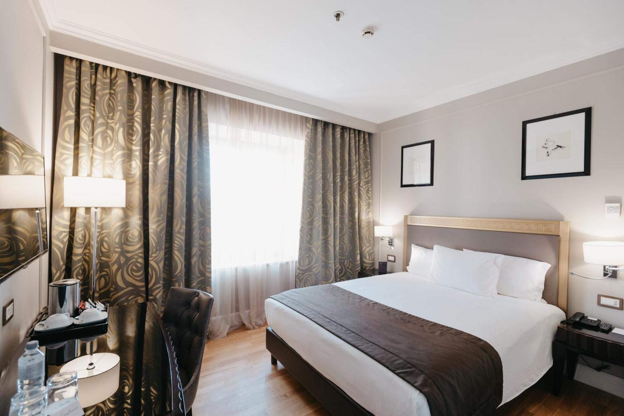 Grand Hotel Yerevan - Small Luxury Hotels Of The World 외부 사진