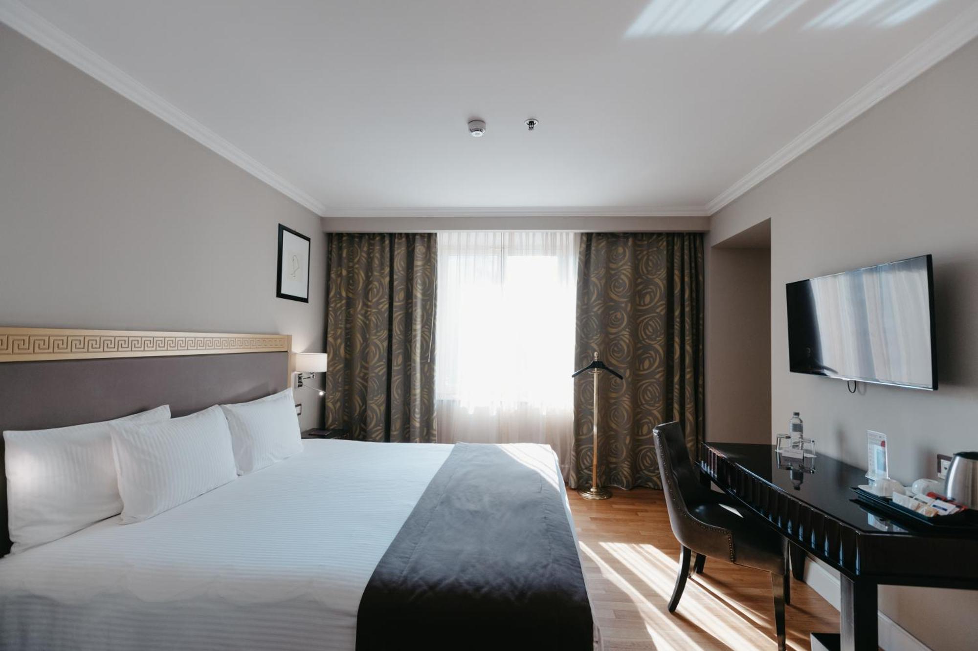 Grand Hotel Yerevan - Small Luxury Hotels Of The World 외부 사진
