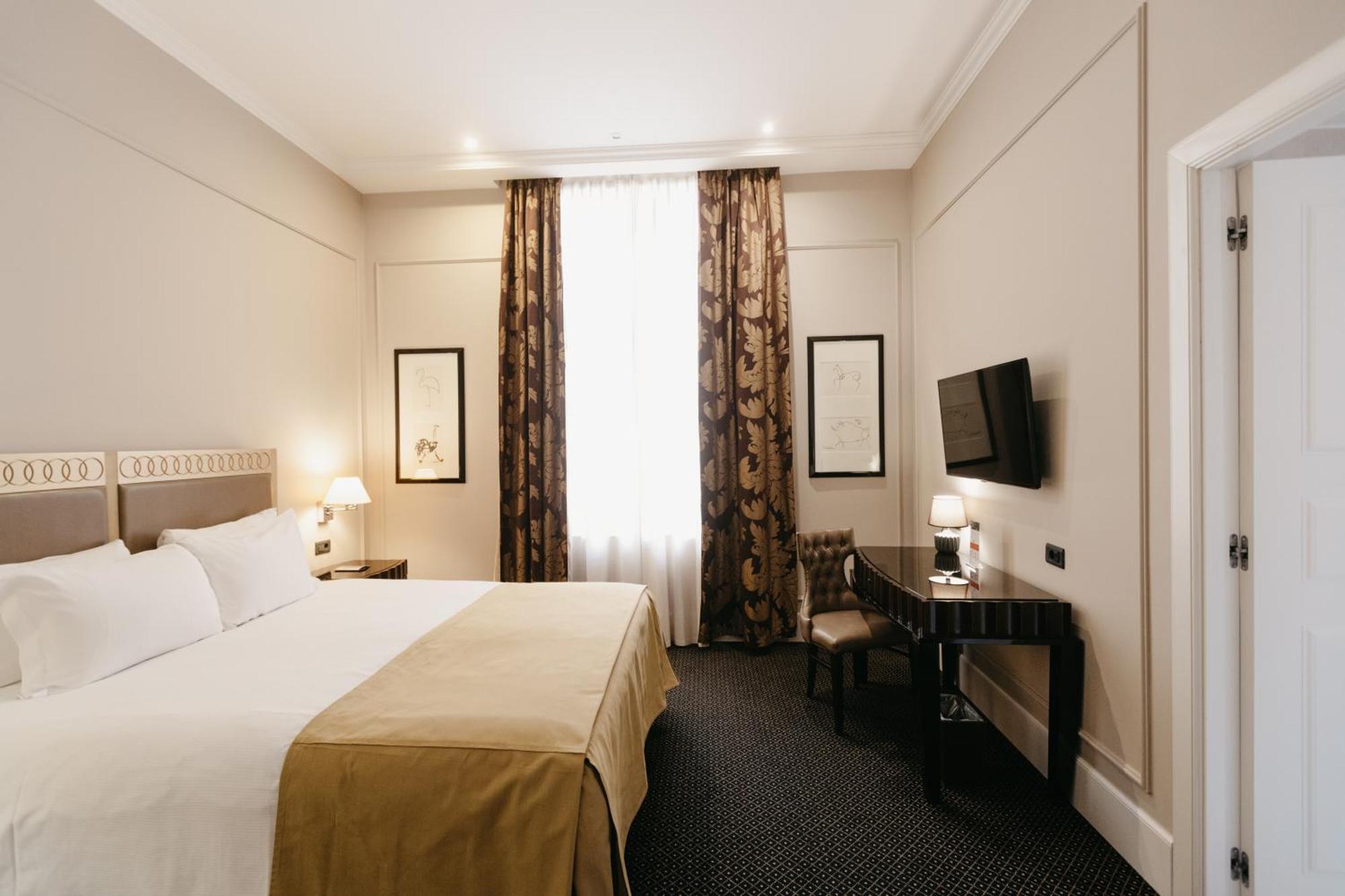 Grand Hotel Yerevan - Small Luxury Hotels Of The World 외부 사진