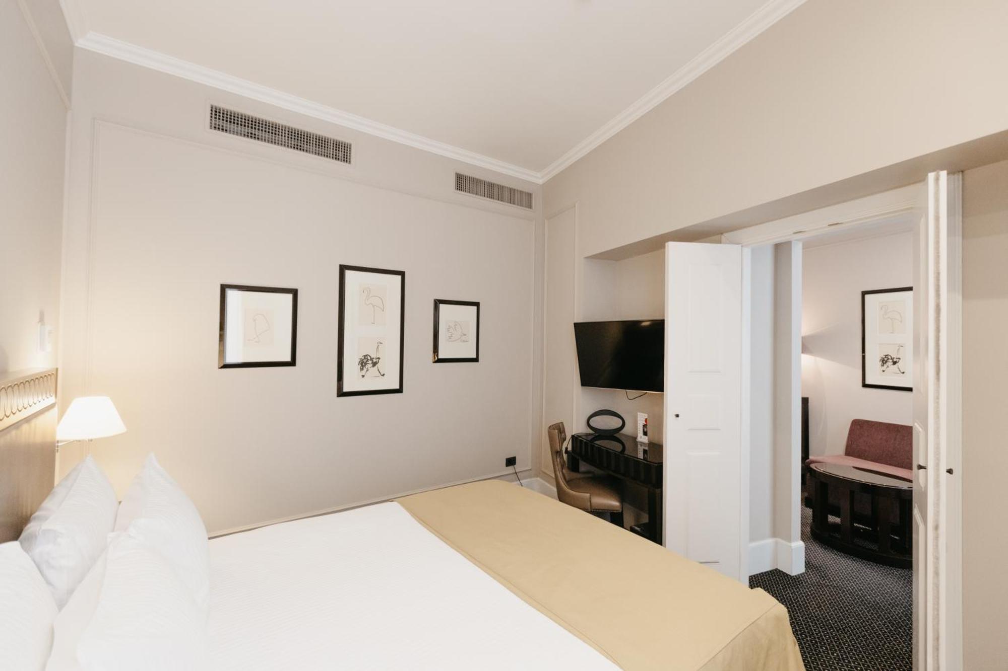 Grand Hotel Yerevan - Small Luxury Hotels Of The World 외부 사진