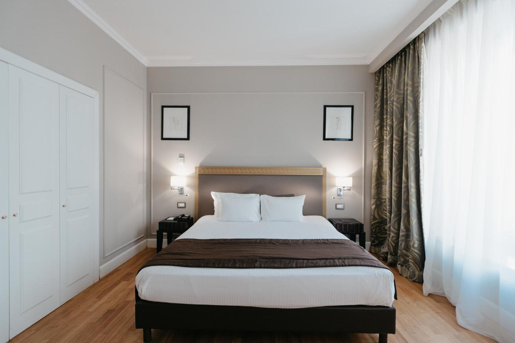 Grand Hotel Yerevan - Small Luxury Hotels Of The World 외부 사진